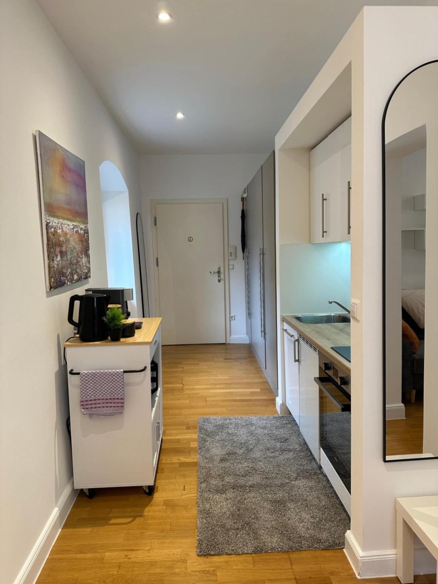 Bella Casa - Business&Family, 100M Zum Konzerteingang Schloss, Parkplatz, Smarttv, Netflix, Waschmaschine, 24H Checkin, 36Qm, Ap 12 Ludwigsburg Exteriér fotografie
