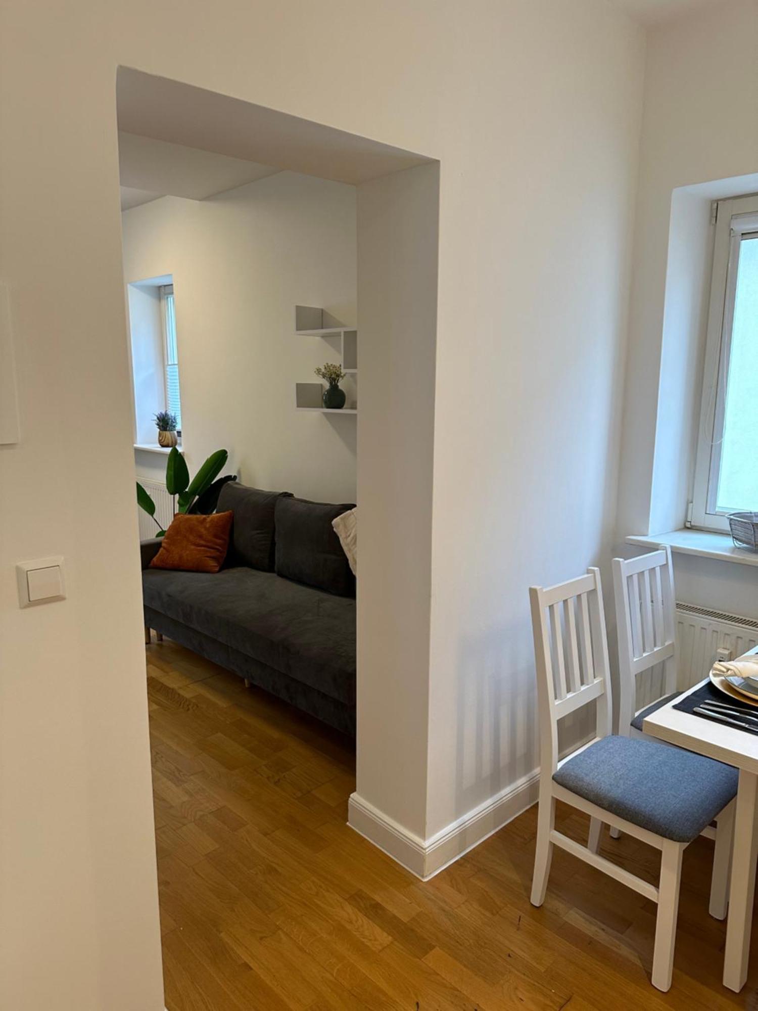 Bella Casa - Business&Family, 100M Zum Konzerteingang Schloss, Parkplatz, Smarttv, Netflix, Waschmaschine, 24H Checkin, 36Qm, Ap 12 Ludwigsburg Exteriér fotografie