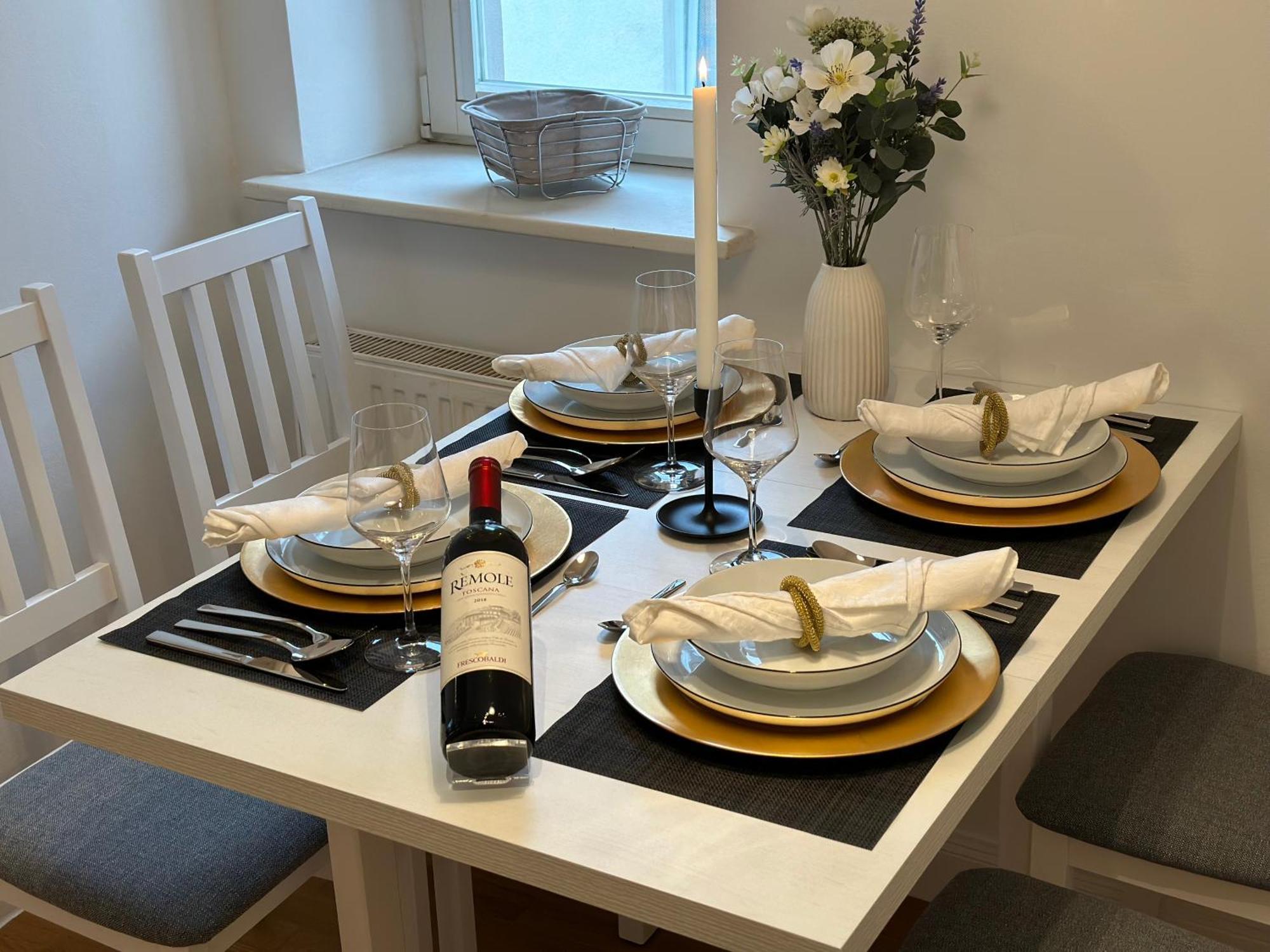Bella Casa - Business&Family, 100M Zum Konzerteingang Schloss, Parkplatz, Smarttv, Netflix, Waschmaschine, 24H Checkin, 36Qm, Ap 12 Ludwigsburg Exteriér fotografie