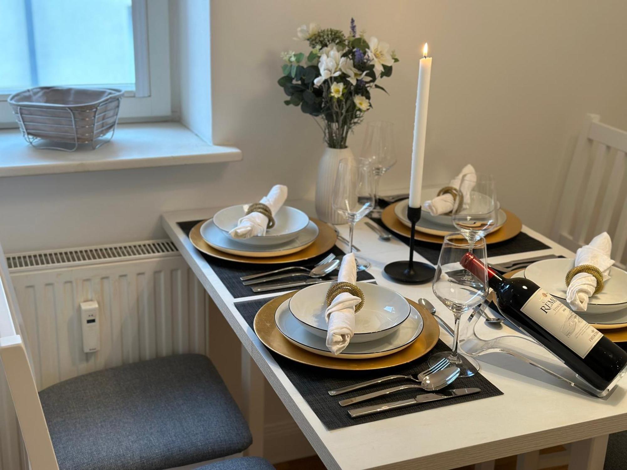 Bella Casa - Business&Family, 100M Zum Konzerteingang Schloss, Parkplatz, Smarttv, Netflix, Waschmaschine, 24H Checkin, 36Qm, Ap 12 Ludwigsburg Exteriér fotografie