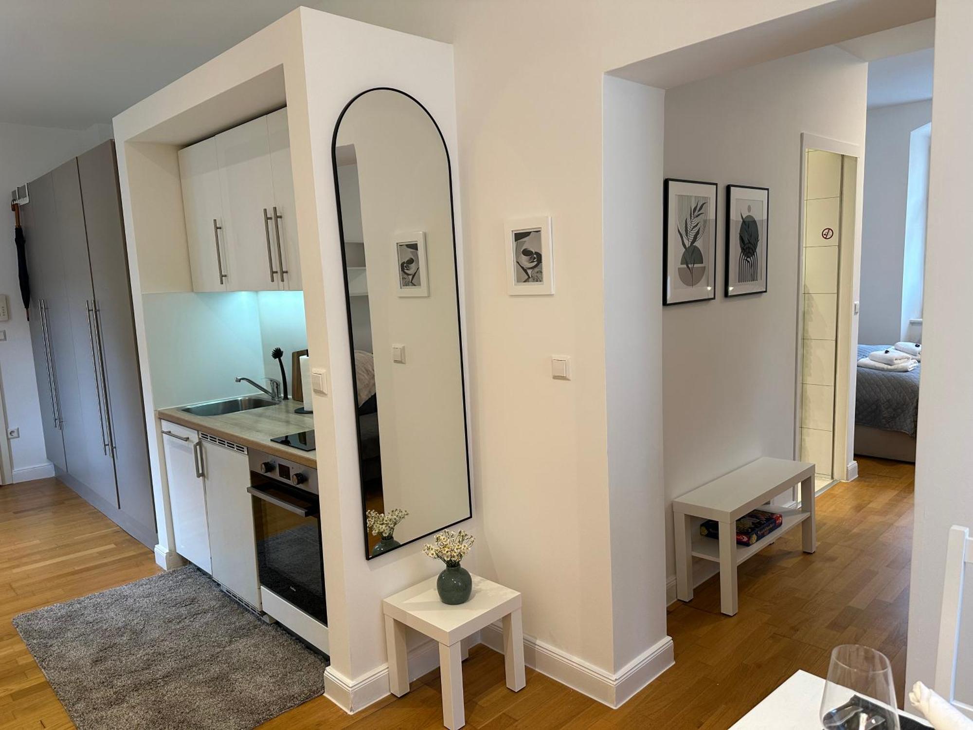 Bella Casa - Business&Family, 100M Zum Konzerteingang Schloss, Parkplatz, Smarttv, Netflix, Waschmaschine, 24H Checkin, 36Qm, Ap 12 Ludwigsburg Exteriér fotografie