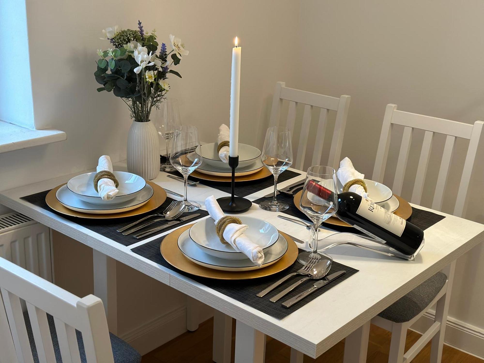 Bella Casa - Business&Family, 100M Zum Konzerteingang Schloss, Parkplatz, Smarttv, Netflix, Waschmaschine, 24H Checkin, 36Qm, Ap 12 Ludwigsburg Exteriér fotografie