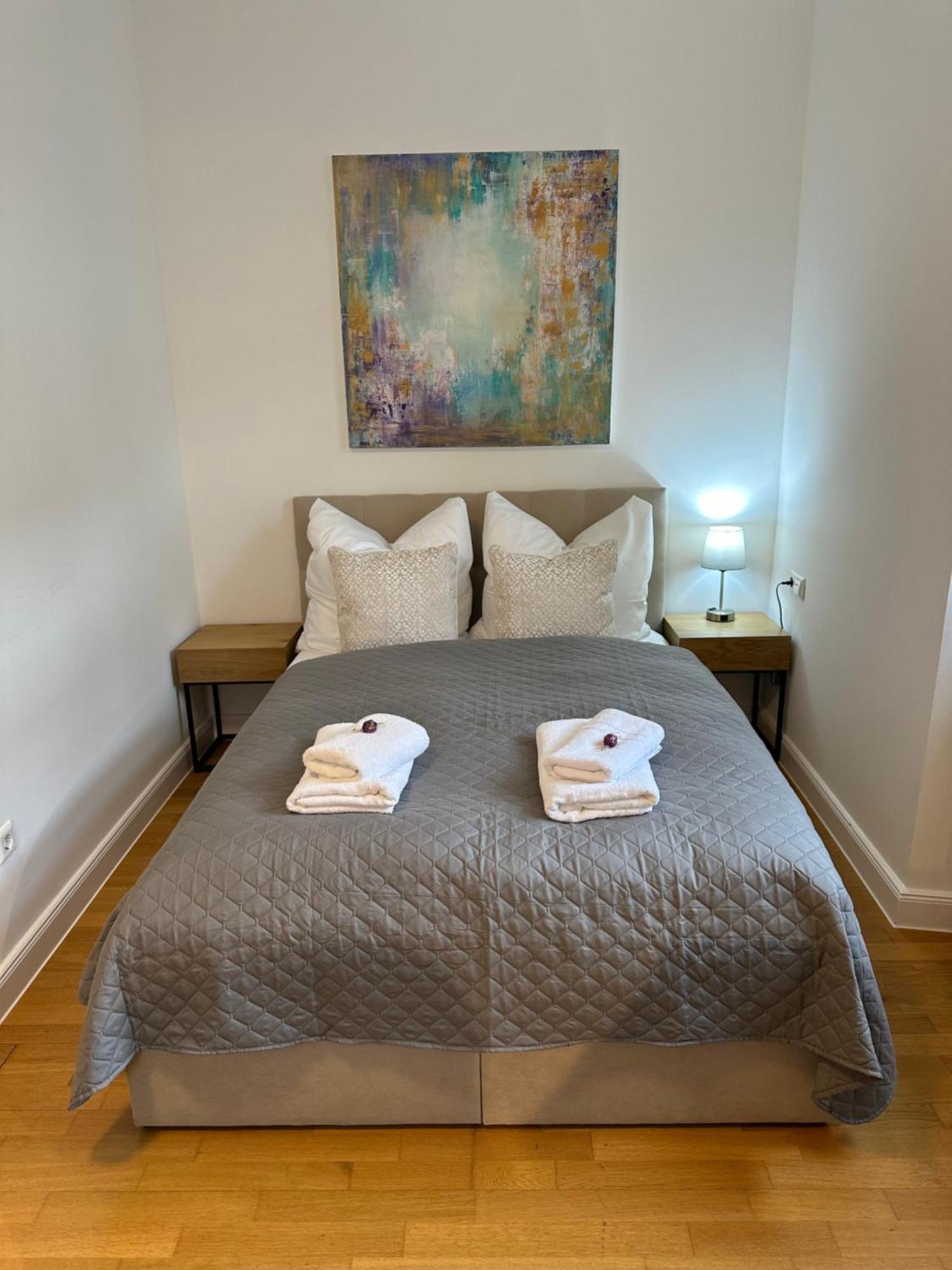 Bella Casa - Business&Family, 100M Zum Konzerteingang Schloss, Parkplatz, Smarttv, Netflix, Waschmaschine, 24H Checkin, 36Qm, Ap 12 Ludwigsburg Exteriér fotografie
