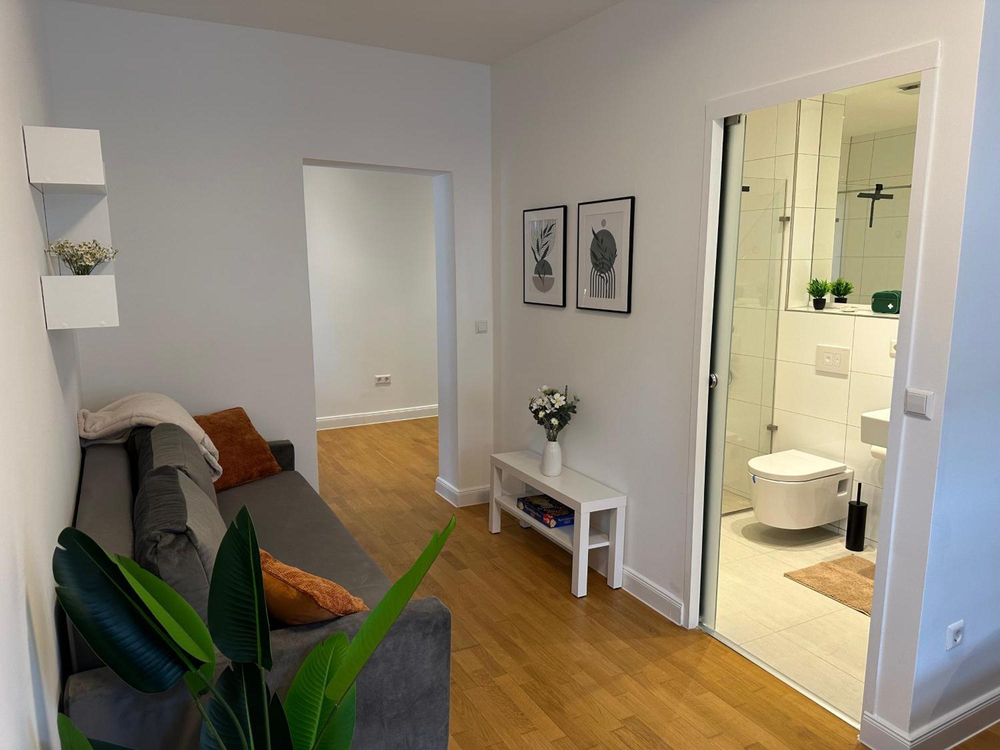 Bella Casa - Business&Family, 100M Zum Konzerteingang Schloss, Parkplatz, Smarttv, Netflix, Waschmaschine, 24H Checkin, 36Qm, Ap 12 Ludwigsburg Exteriér fotografie